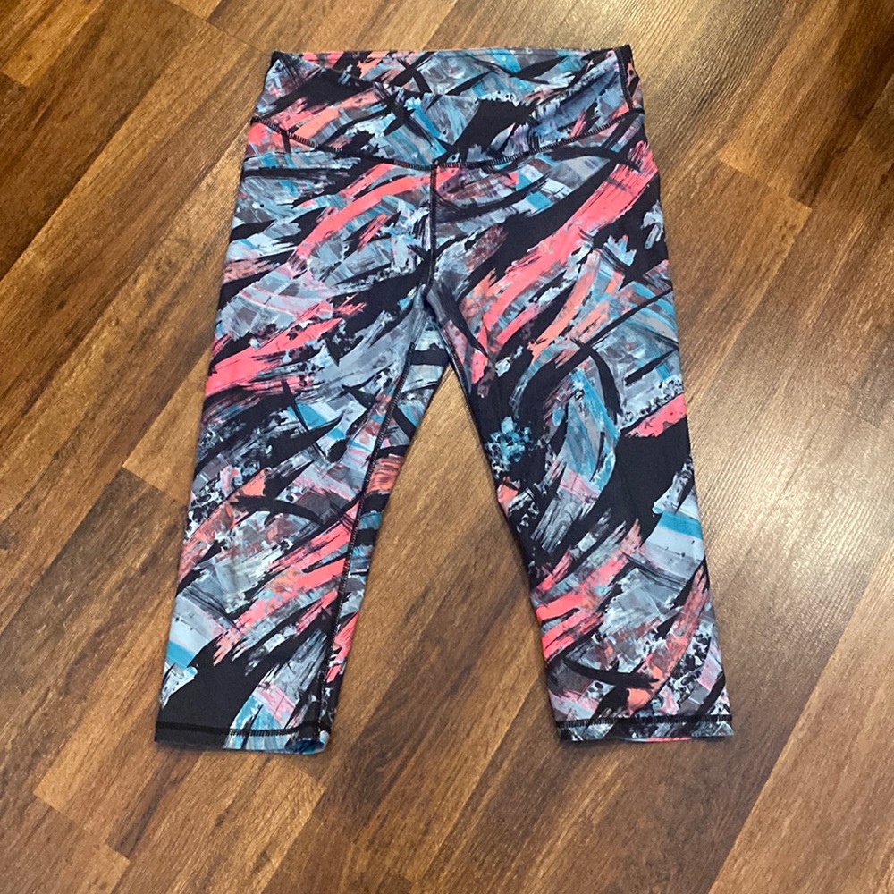 Vintage Fabletics cropped 80s exercise legging.